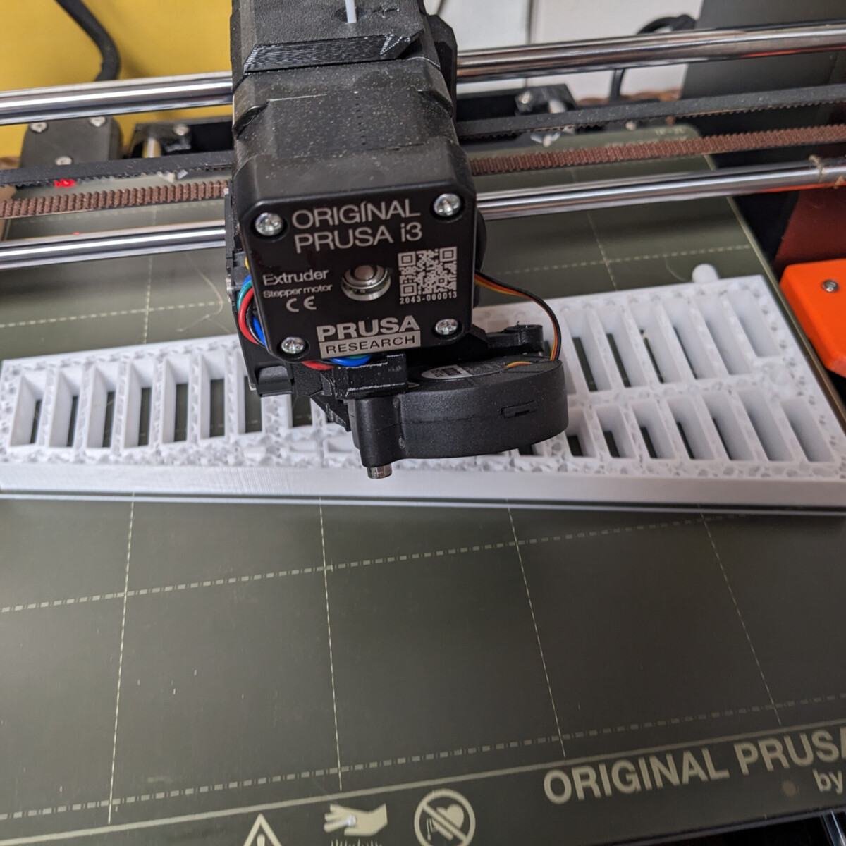 Angular 3D-Printed Grate in Process